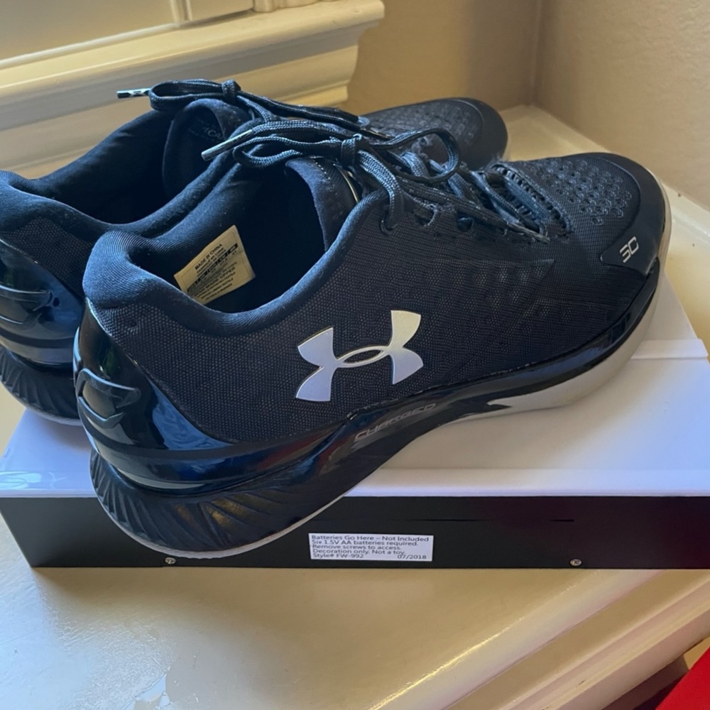 Under Armor Mens SC sz. 9.5